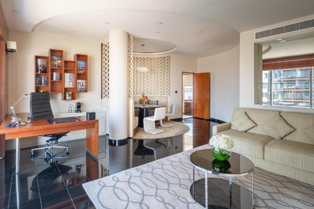 Executive Suite - Image 4
