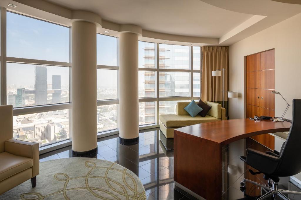 Executive Suite - Image 7