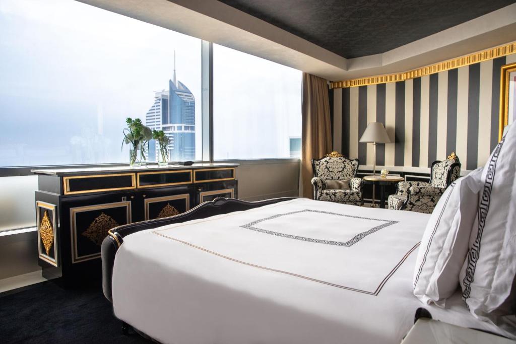 Presidential Suite - Image 11