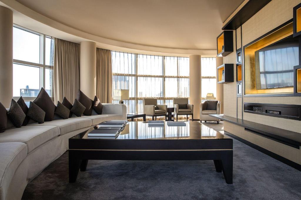 Presidential Suite - Image 14