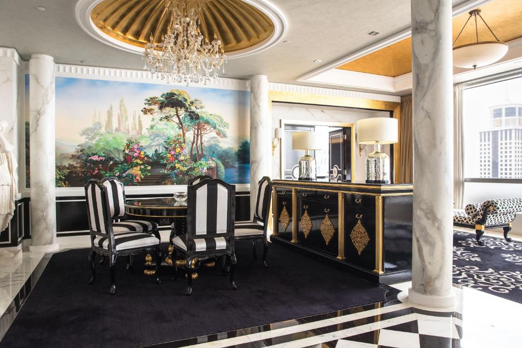 Presidential Suite - Image 5
