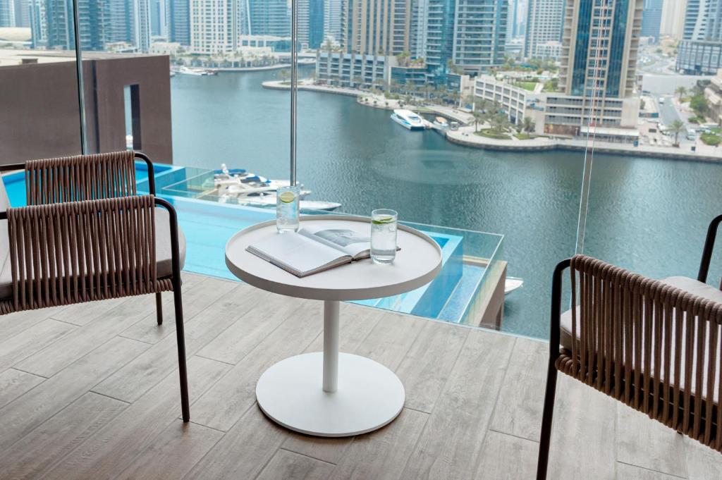 Premium One Bedroom Suite with Balcony & Marina View - Image 5