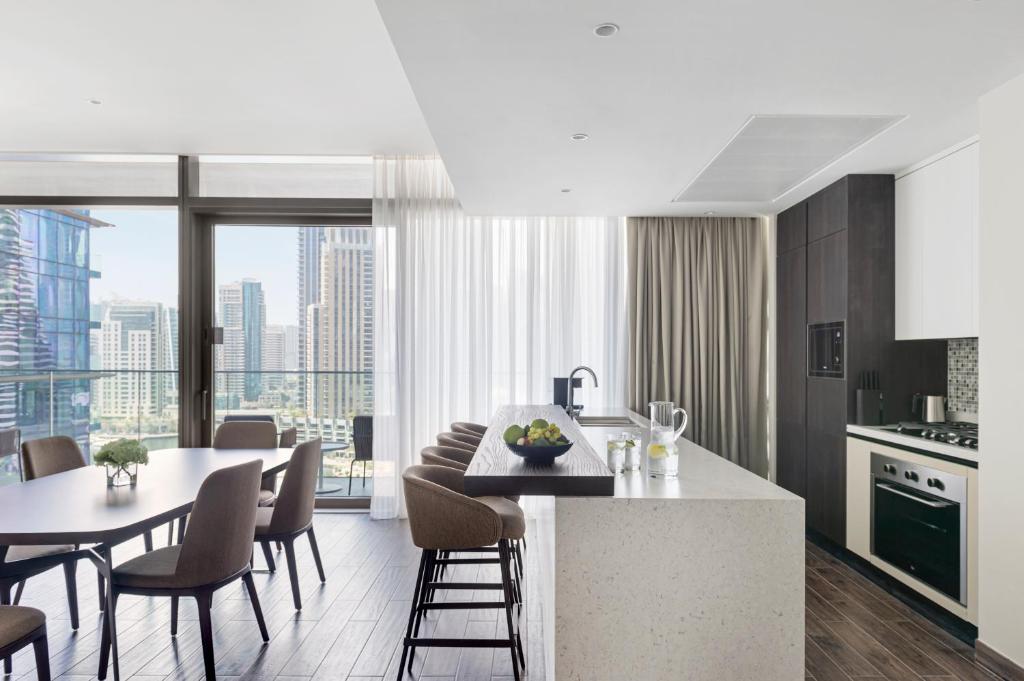 Premium Three Bedroom Suite with Balcony & Marina View - Image 6