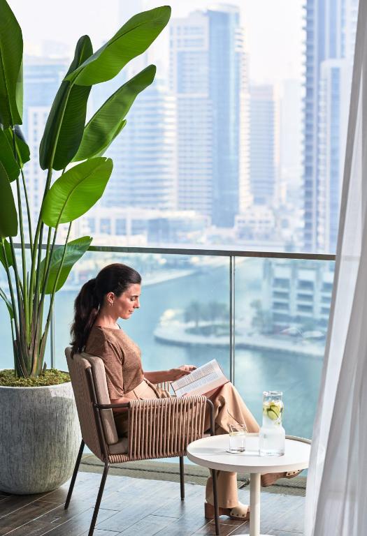 Premium Two Bedroom Suite with Balcony & Marina View - Image 8