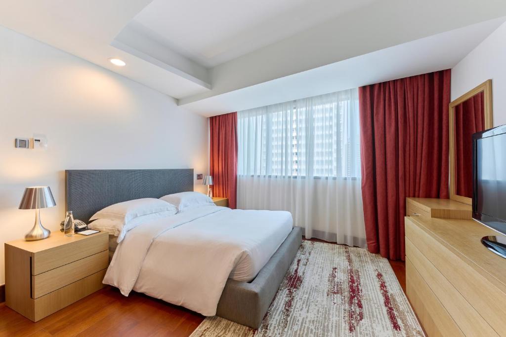 One Bedroom Duplex Residence with Private Jacuzzi - Image 1