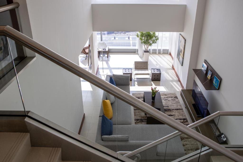 Three Bedroom Duplex Gallery Residence with Private Jacuzzi - Image 2