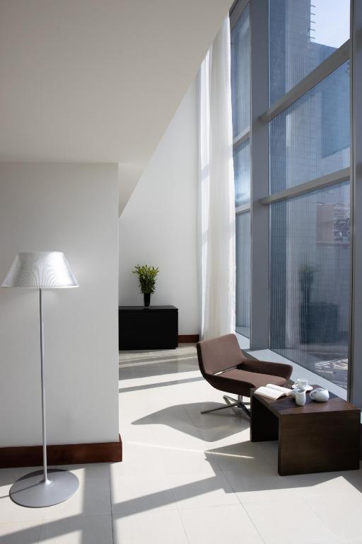 Three Bedroom Duplex Gallery Residence with Private Jacuzzi - Image 5