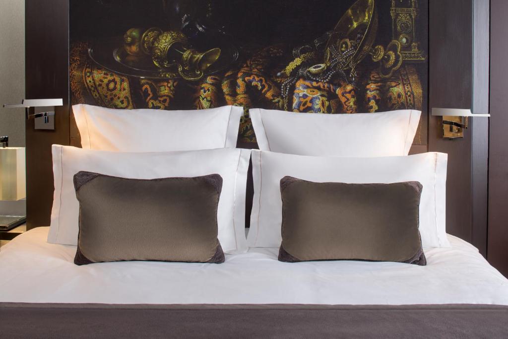 Deluxe Double Room - Image 4