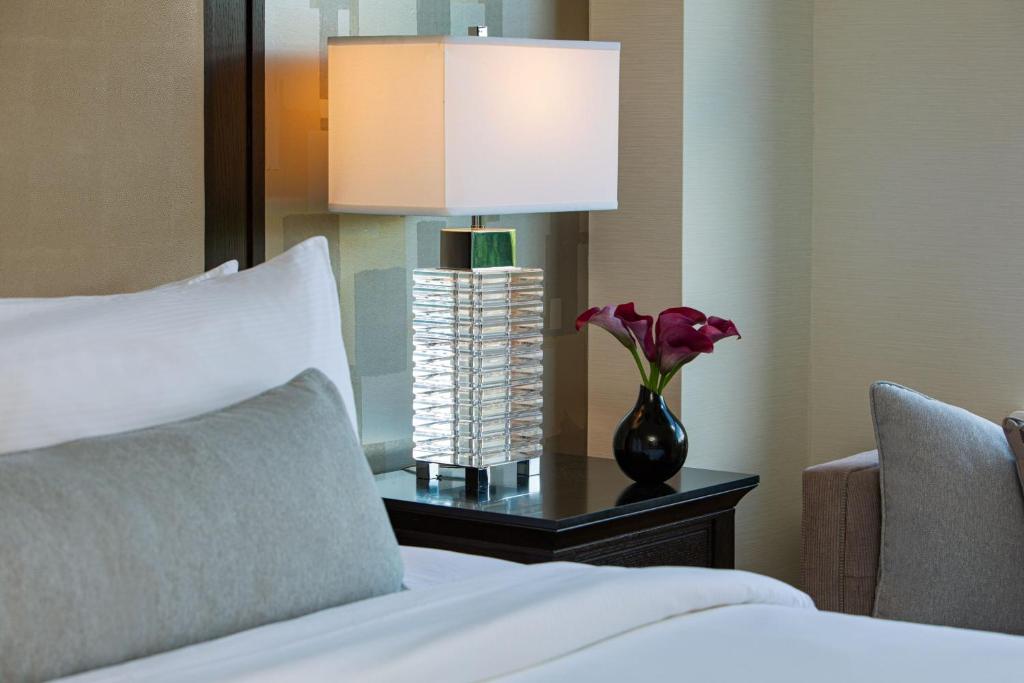 King Room Connector to Junior Suite - Image 5