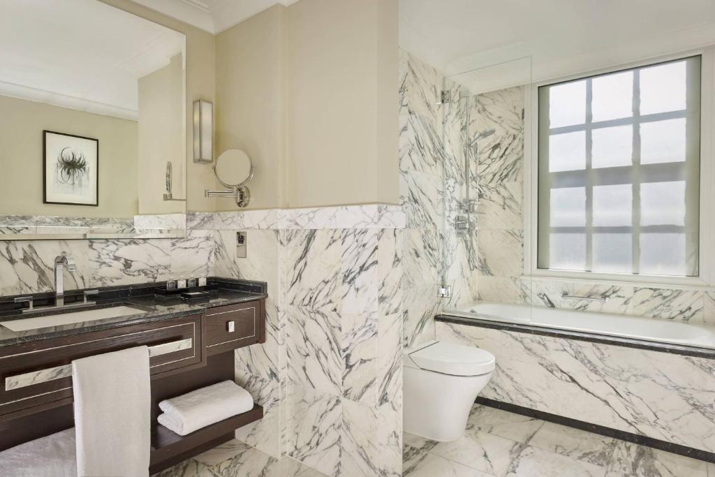 Family Room, 2 Doubles - Image 2