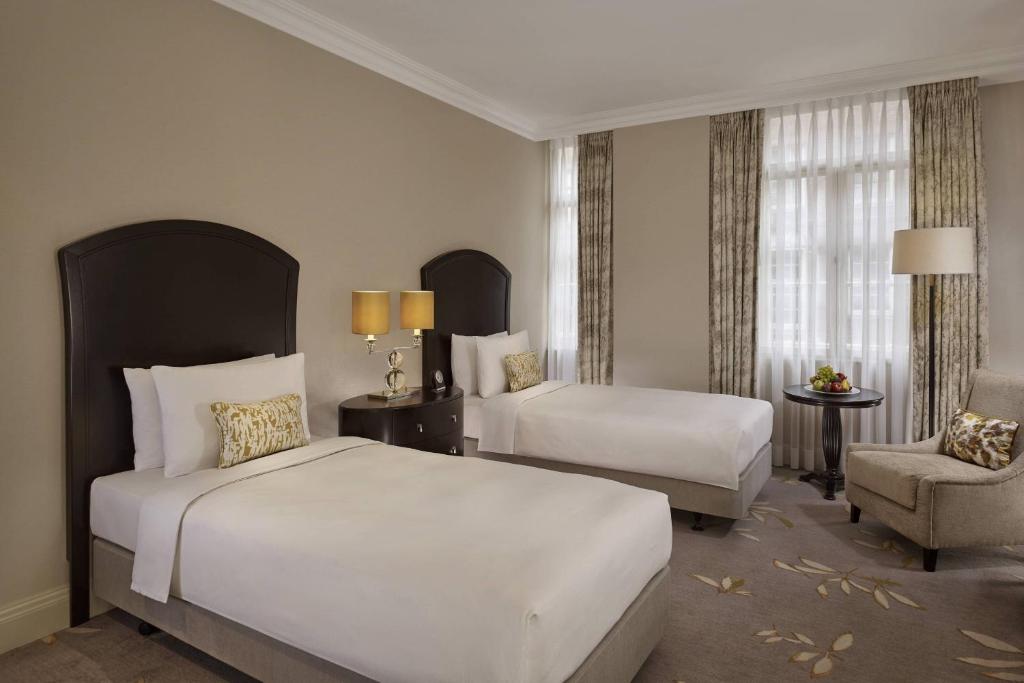 Superior Twin, Guest room - Image 1