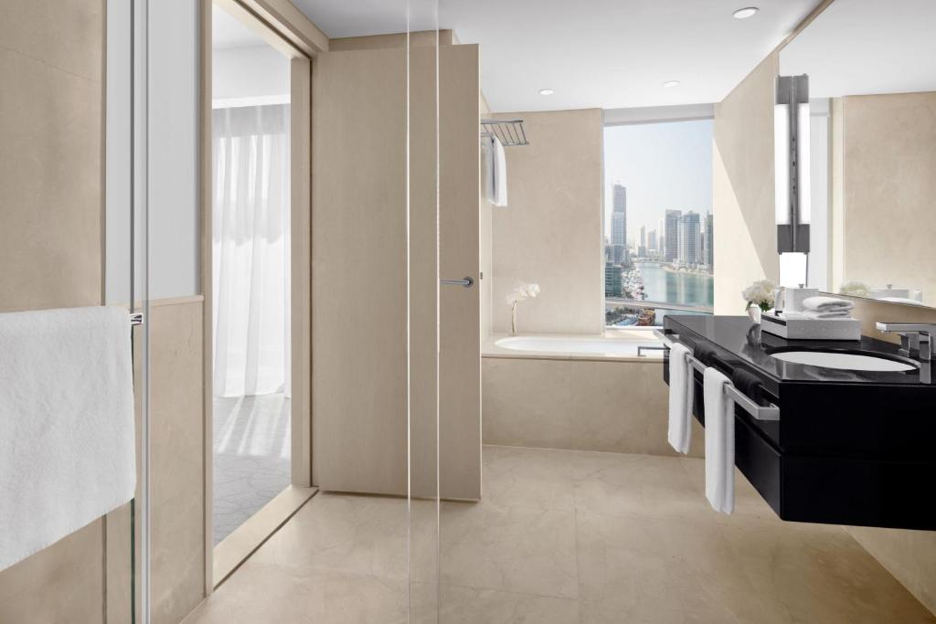 Executive Marina View Room - Image 5