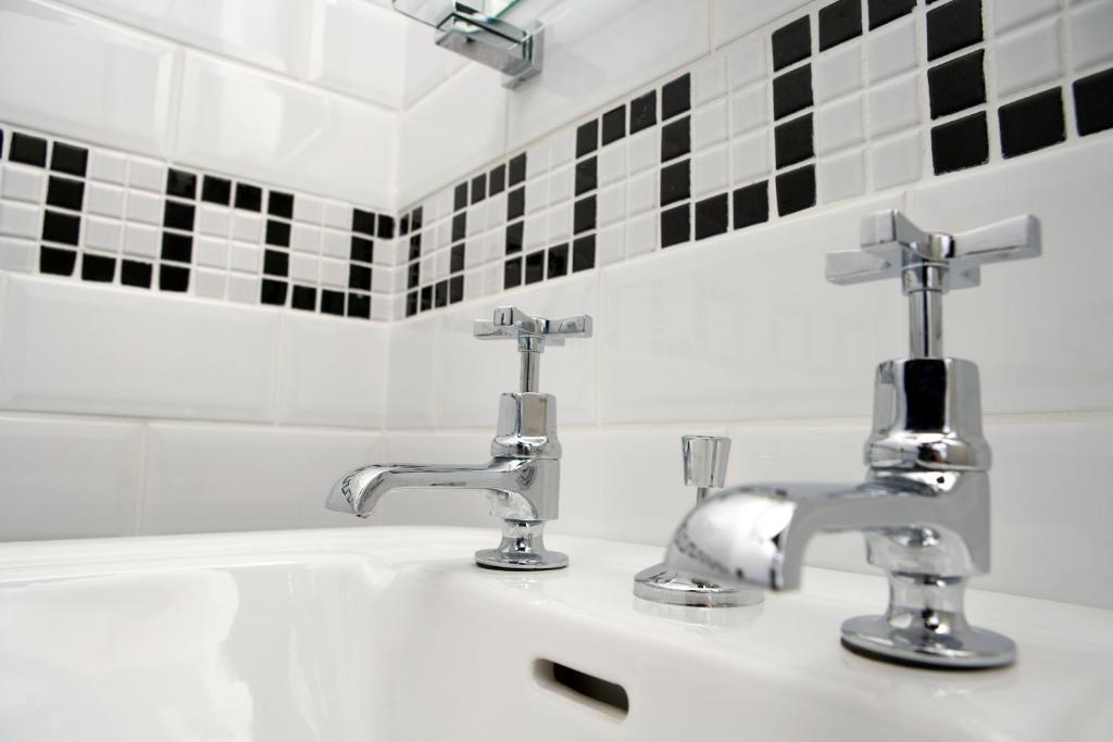 Budget Double or Twin Room - Image 1