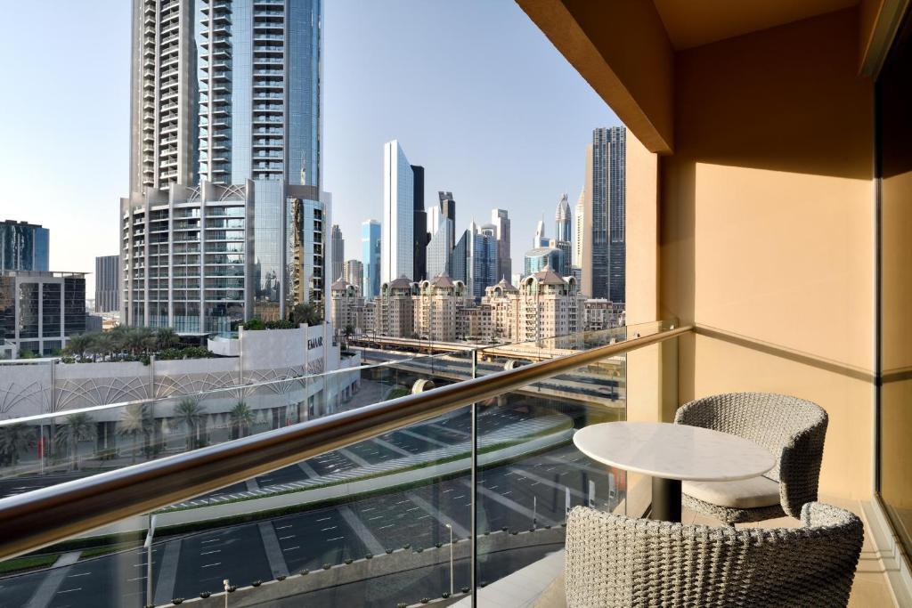 Premier Suite - Image 4