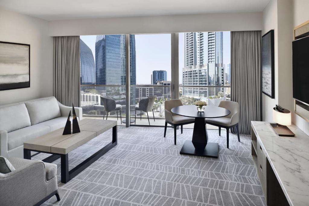 Premier Suite - Image 5