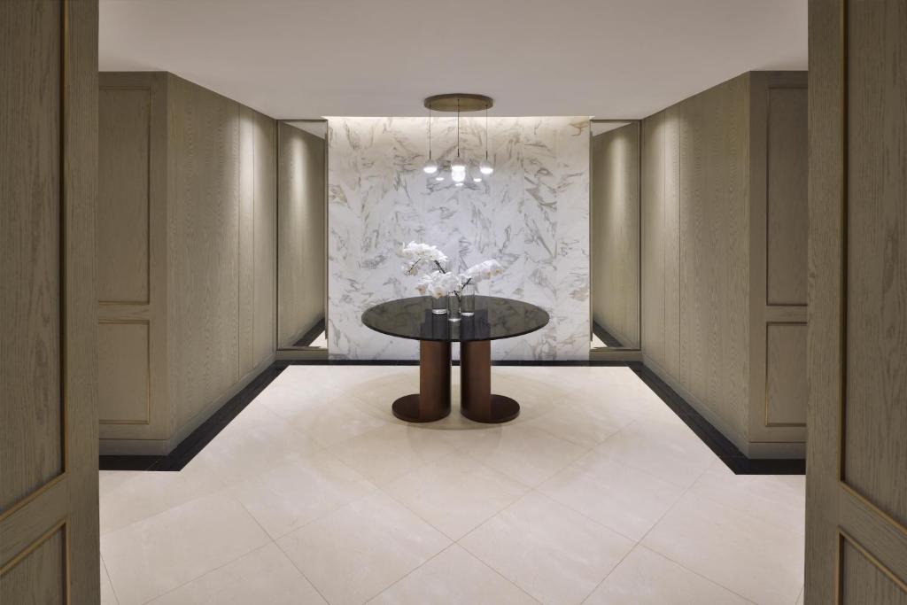 Presidential Suite - Image 6