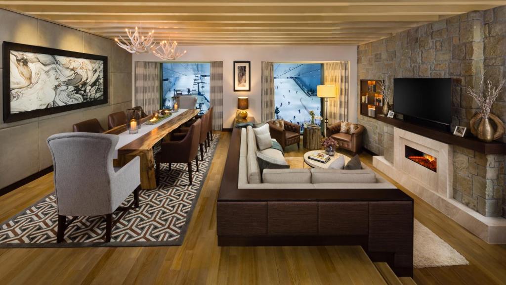 Aspen Two-Bedroom Ski Chalet - Image 13