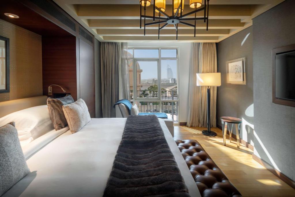 Aspen Two-Bedroom Ski Chalet - Image 8