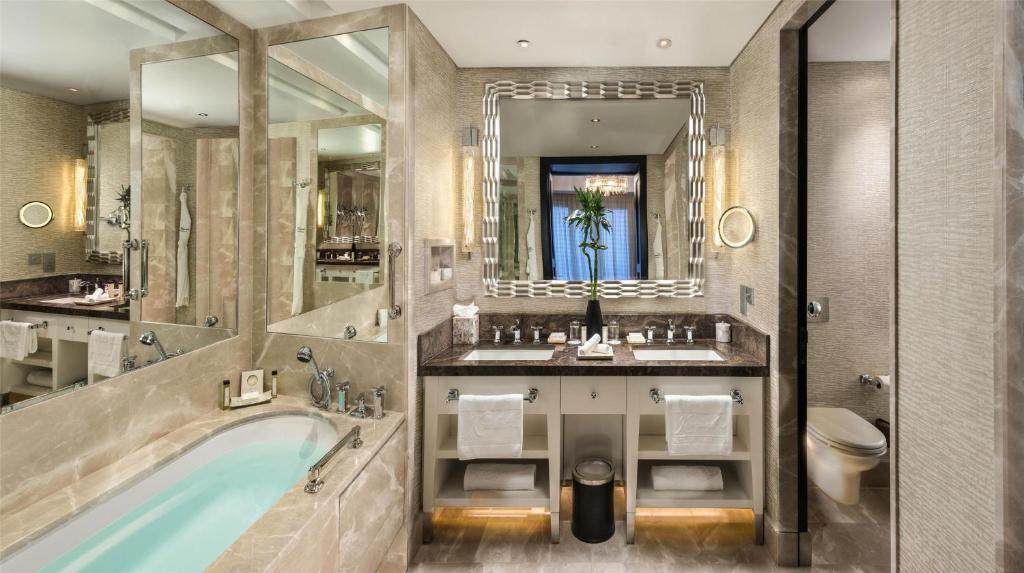 Executive Suite - Image 12