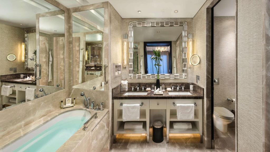 Executive Suite - Image 2