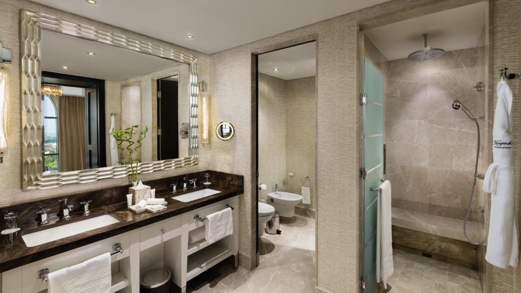 Grand Deluxe Room - Image 5