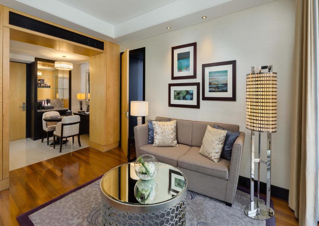 Two Bedroom Family Suite - Image 25