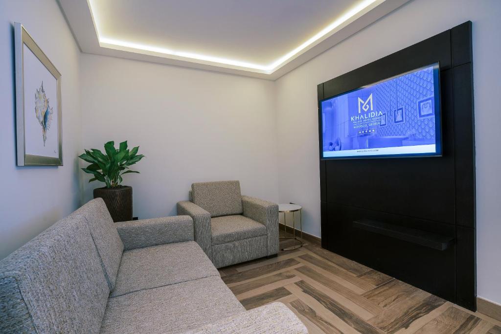 Executive Suite - Image 9