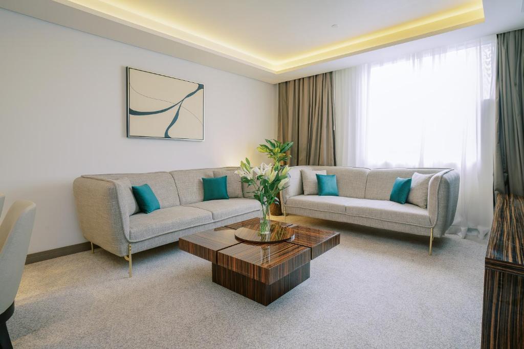 Two-Bedroom Royal Suite - Image 11