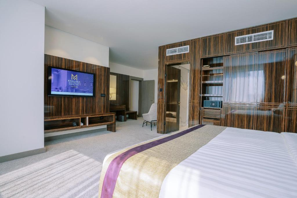 Two-Bedroom Royal Suite - Image 14