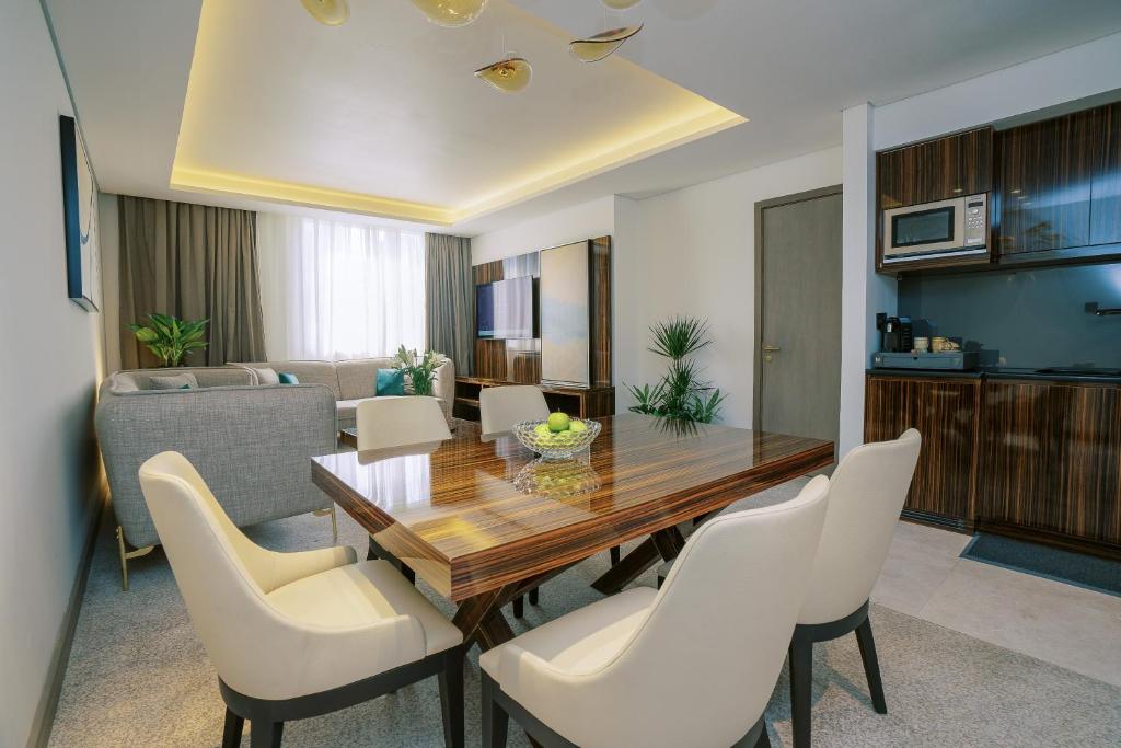 Two-Bedroom Royal Suite - Image 8