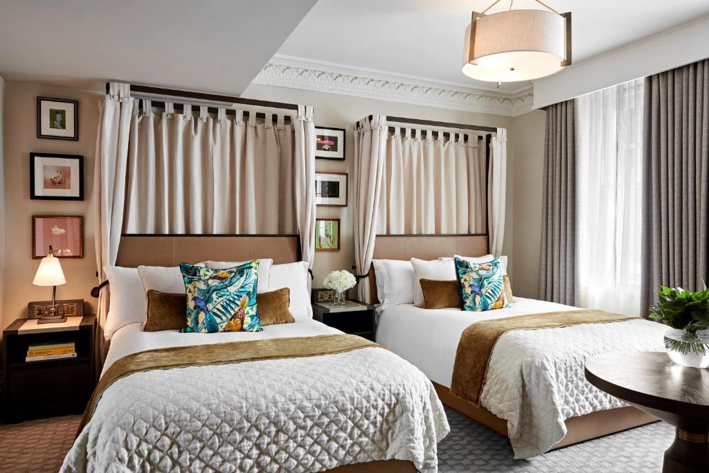 Family Room with Two Double Beds - Image 6