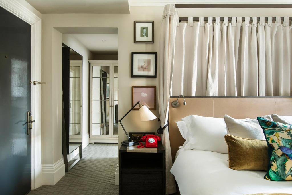 Premium King Room - Image 5