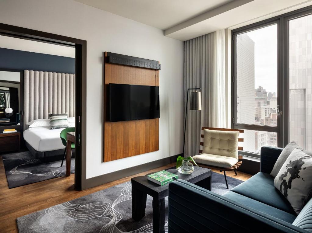 One-Bedroom King Suite with Rain Shower - Image 3