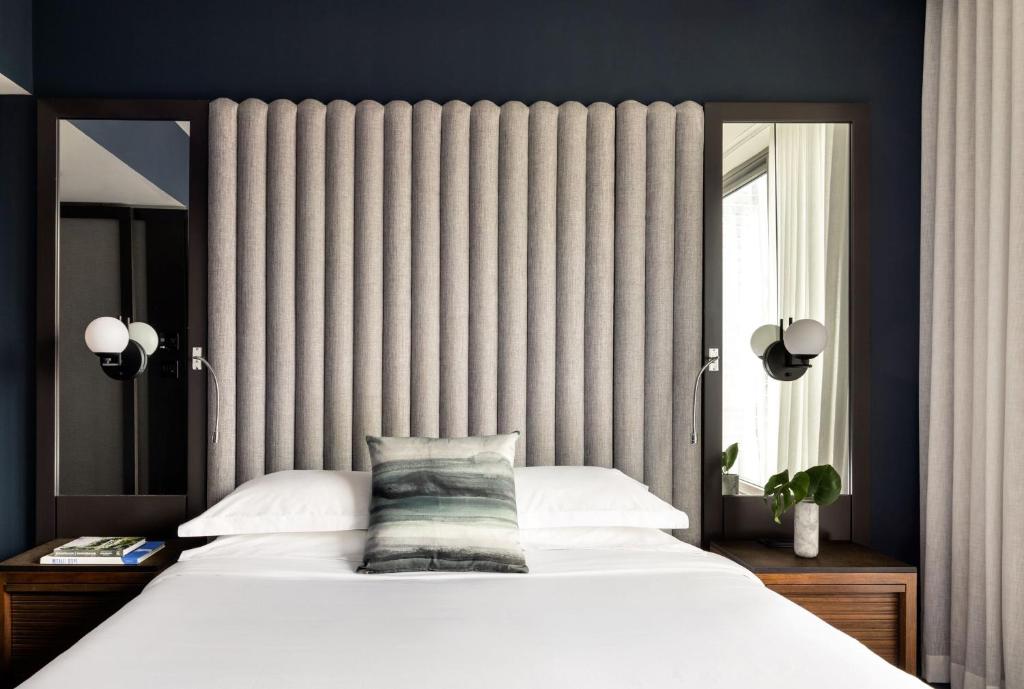 One-Bedroom King Suite with Rain Shower - Image 5