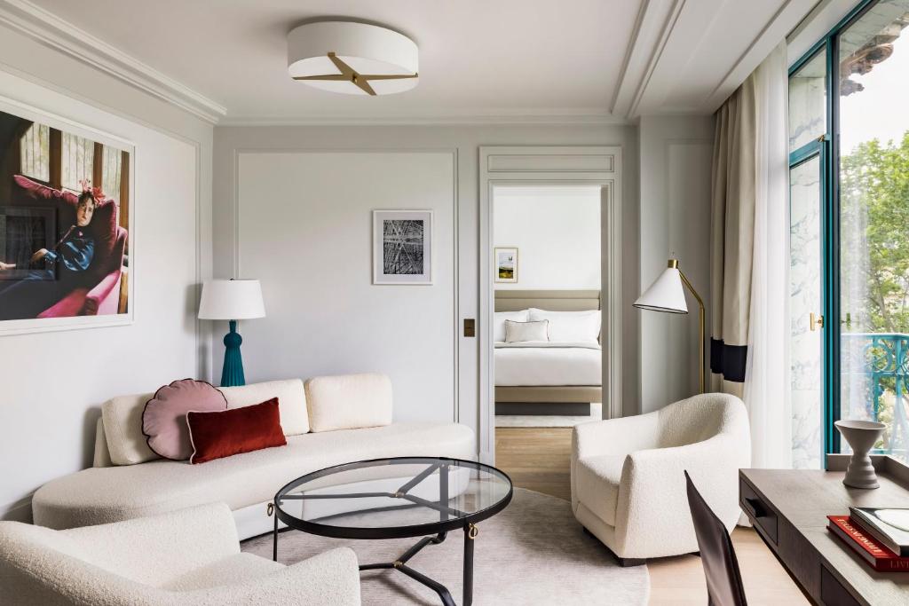 King Suite with Opera View - Image 2