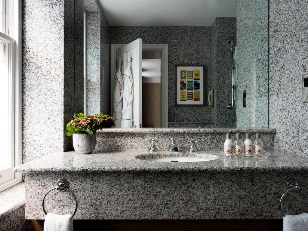 Junior Suite - Image 3