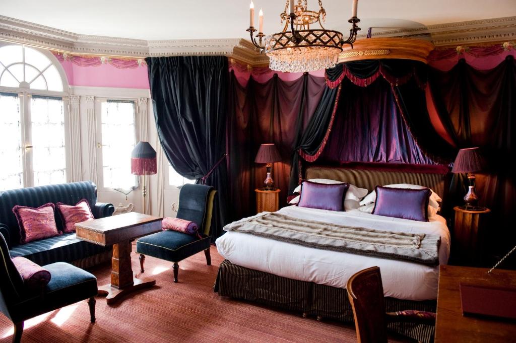 Deluxe Double Room - Image 3