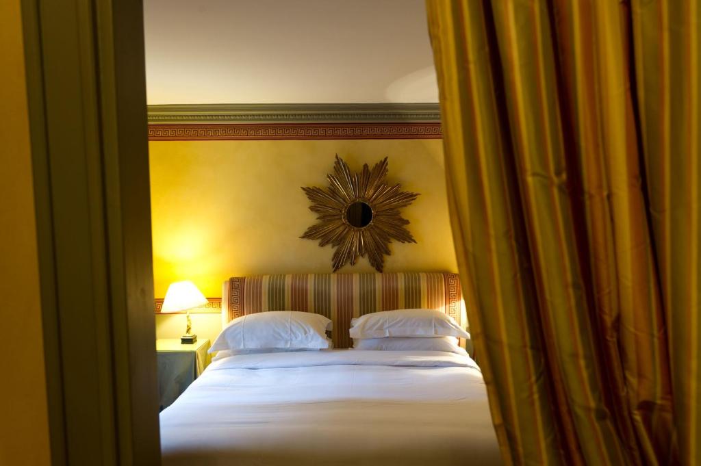 Superior Double Room - Image 4