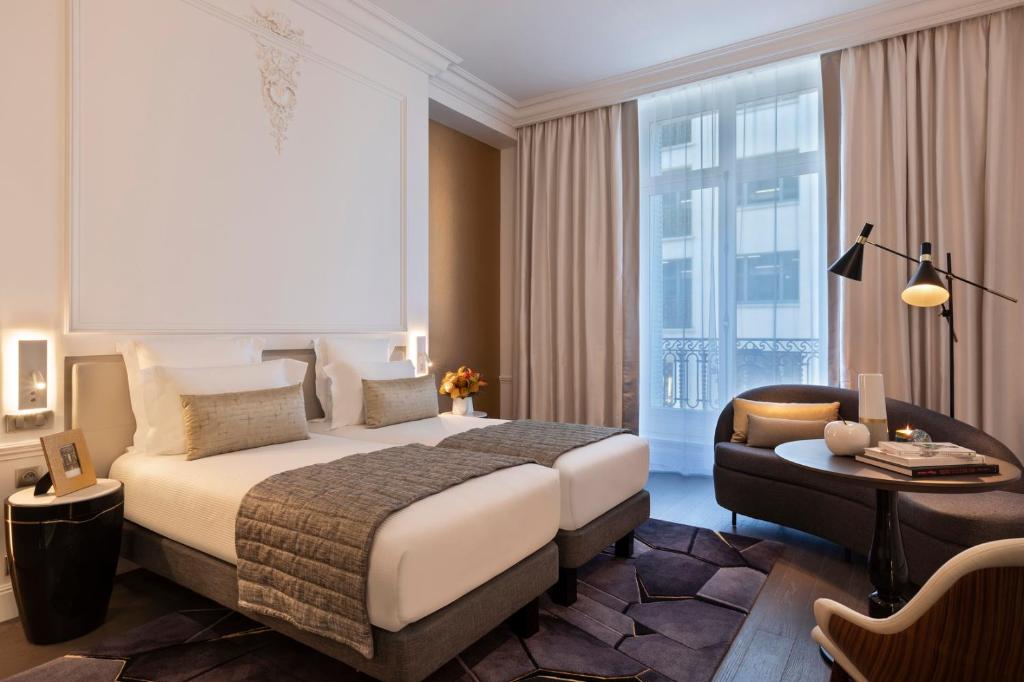 Deluxe Room - Image 5