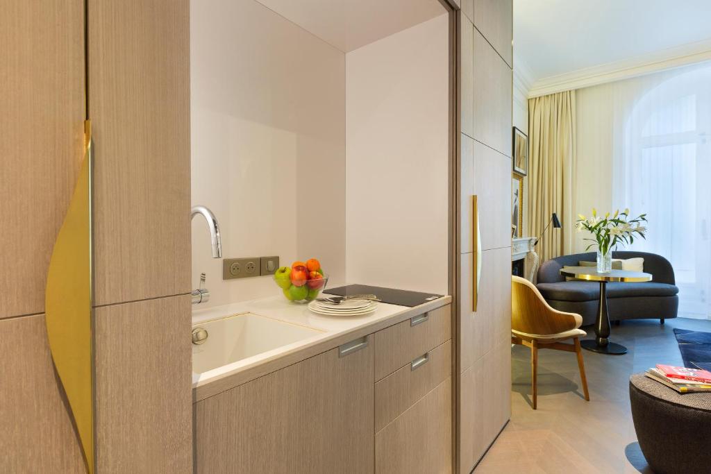 Executive Studio - Image 1
