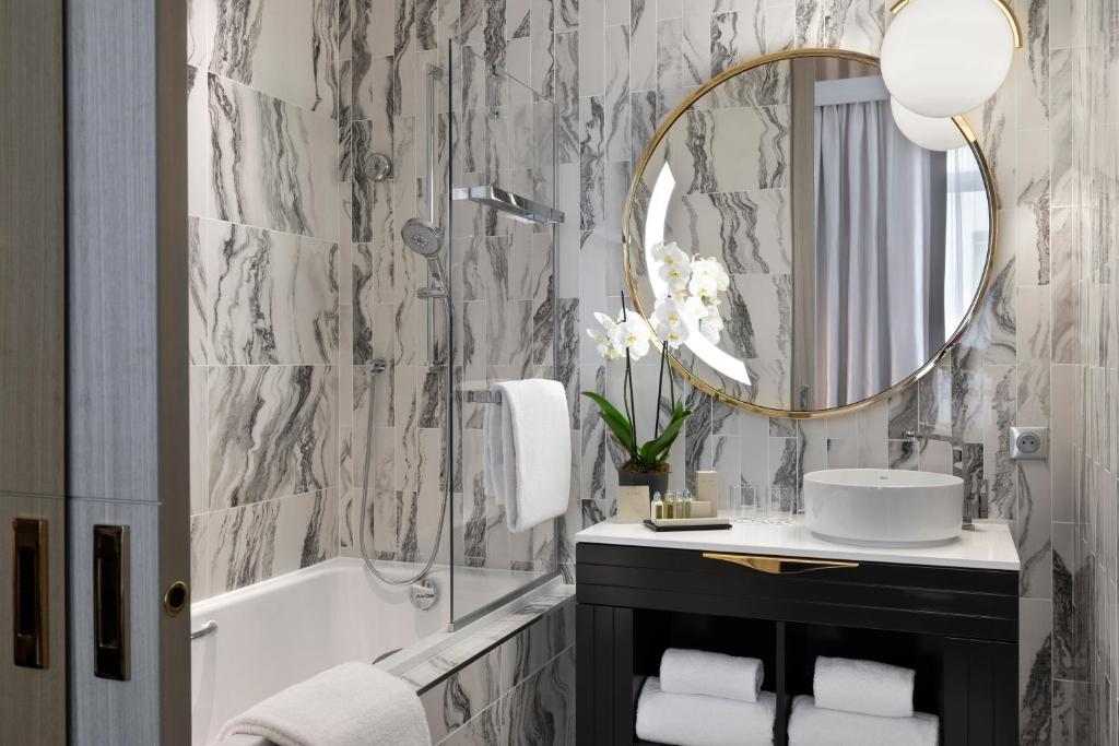 One-Bedroom Apartment - Image 1