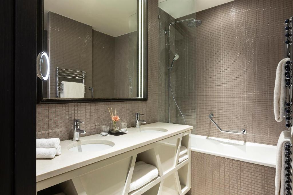 Tour Eiffel Suite - Image 3