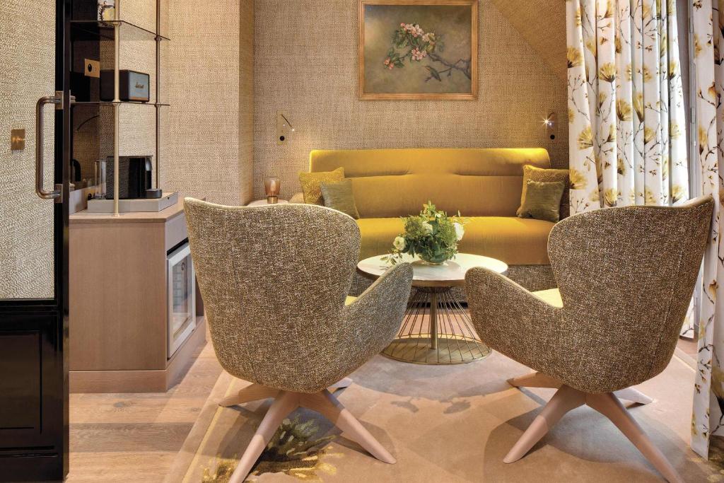 Deluxe Junior Suite - Image 7