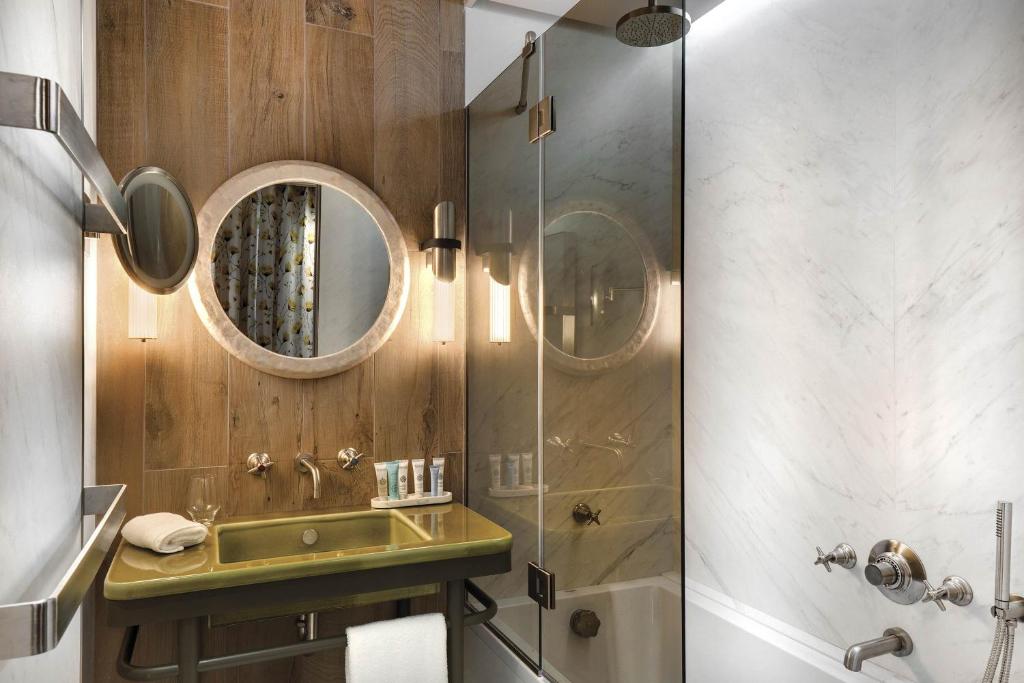 Superior Double Room - Image 1