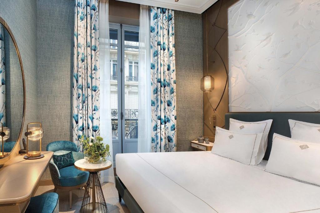 Superior Double Room - Image 7