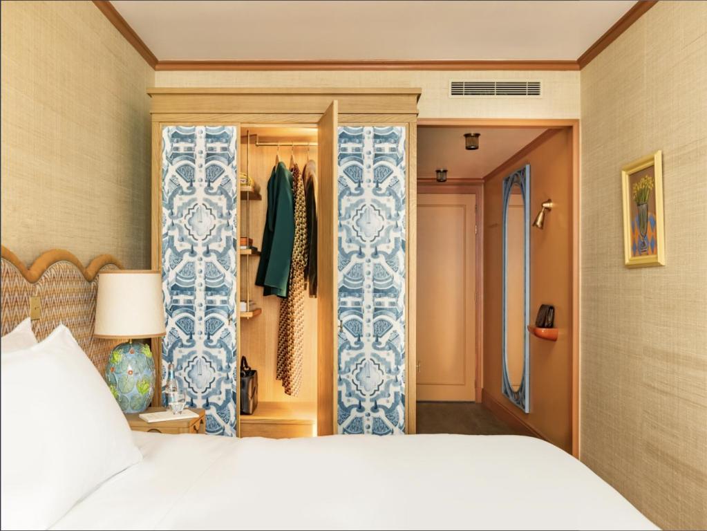 Double or Twin Room with Garden View - Image 3