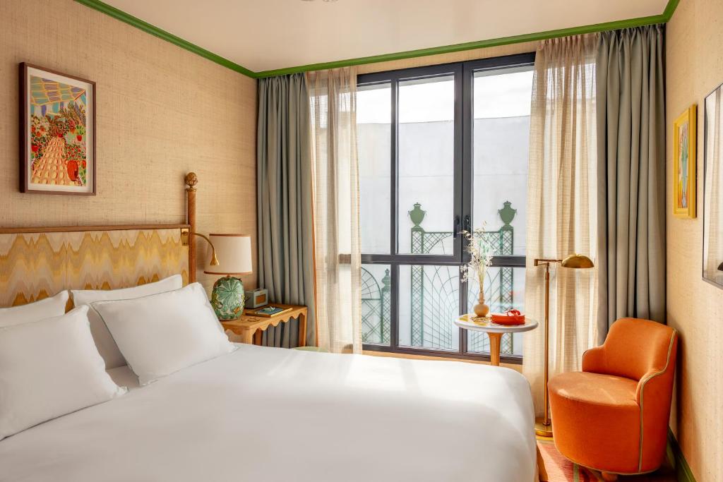 Double or Twin Room with Garden View - Image 4