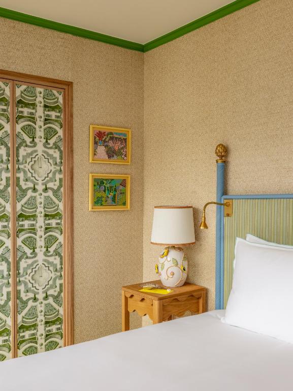 Double Room with Terrace - Image 2