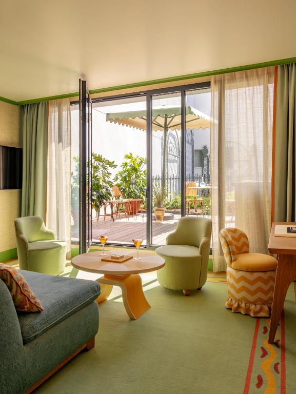 Junior Suite with Terrace - Image 2