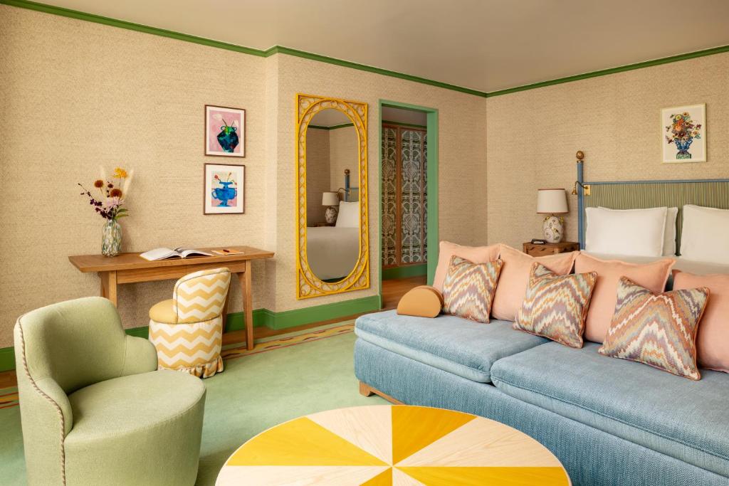 Junior Suite - Image 1